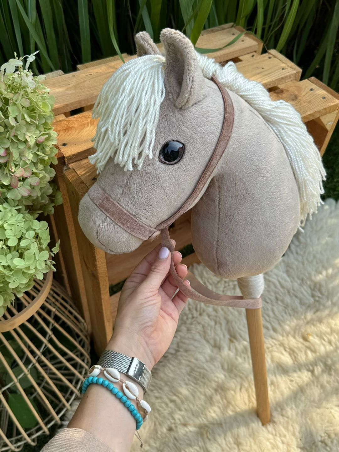 Jasny konik hobby horse Biszkopt uszyty samodzielnie według instrukcji szycia PDF