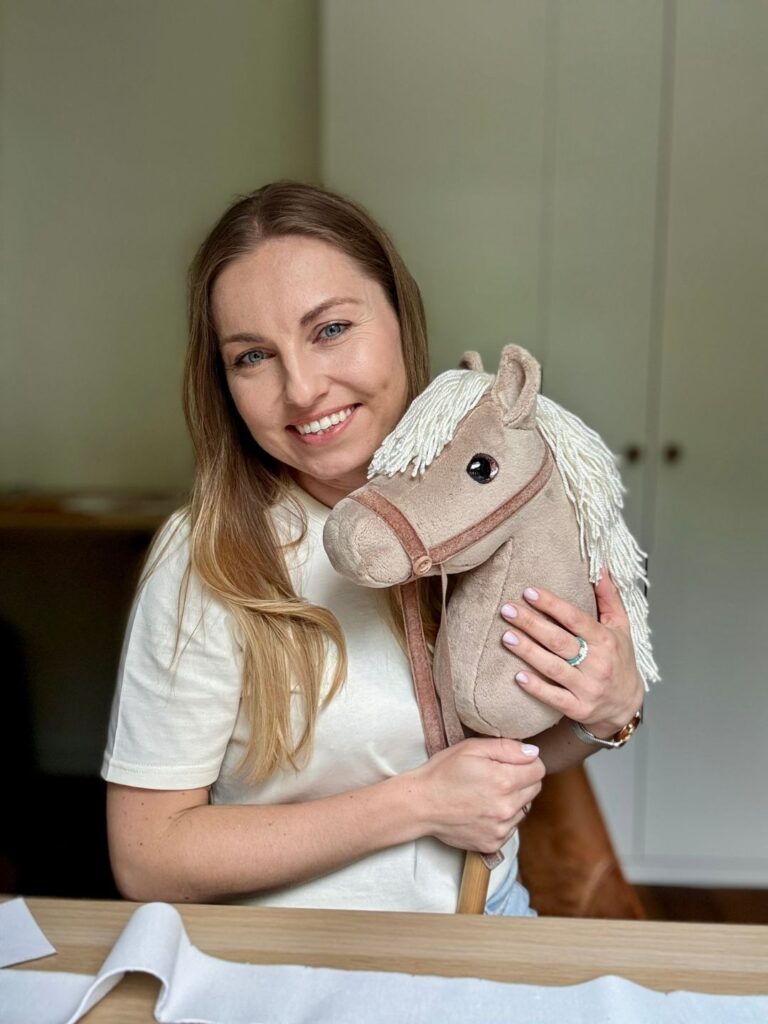 Instrukcja szycia konika na patyku Biszkopt