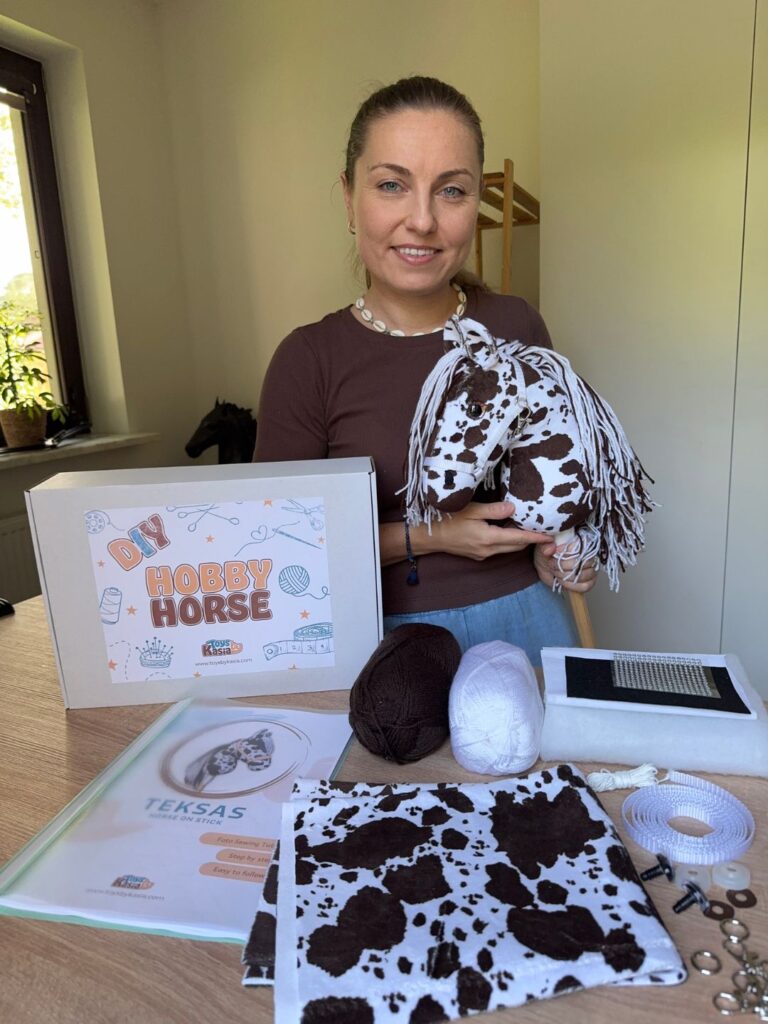 Zestaw DIY do uszycia Hobby Horse Teksas z materiałami i instrukcją krok po kroku